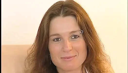 Güzel esmer bebek oyuncu seçmelerinde amını oynuyor
