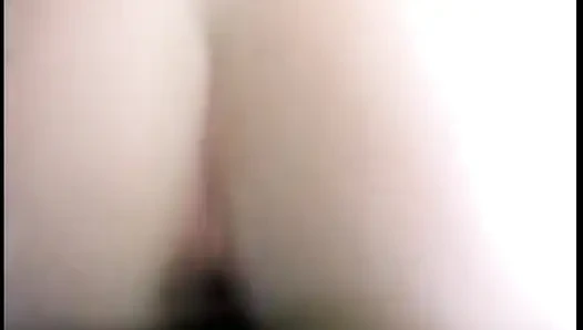 Cewek rambut gelap jago banget nyepong kontol