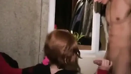 Mathilde'in sikişmek için acil bir dürtüsü var!