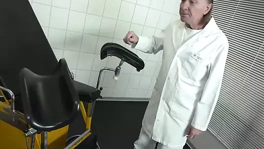 Doctor Team Fucking Hot Female Patient with Cum in Mouth