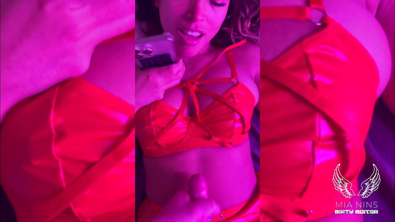 红色乳胶无视拉丁裔米安宁的精液清理