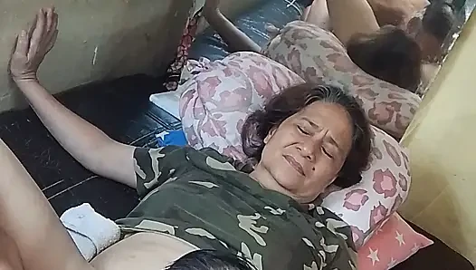 Hayatımın aşkı amcığını o kadar çok yiyorum ki bundan hoşlanıyor