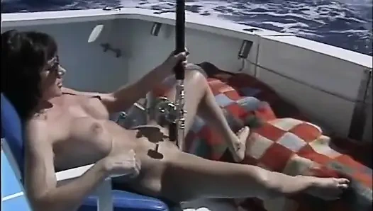 Lesbian suka di kapal pesiar