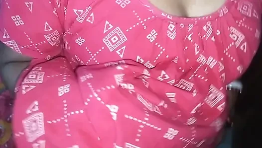 Village padosi bhabhi ke ghar par raat ko chudai in Indian bhabhi devar fucking