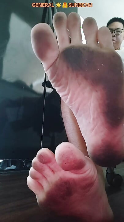 Barefoot Solo Moment - My Natural Soles Close Up