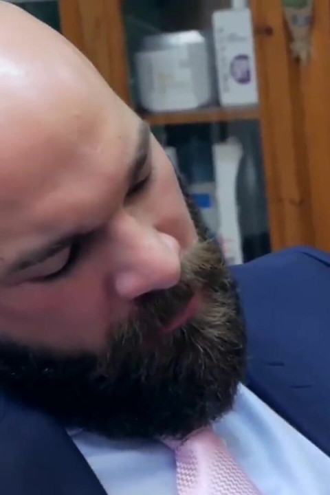 Menatplay - takım elbiseli erkekler Max Duro ve Nicolas Brooks anal sikişiyor