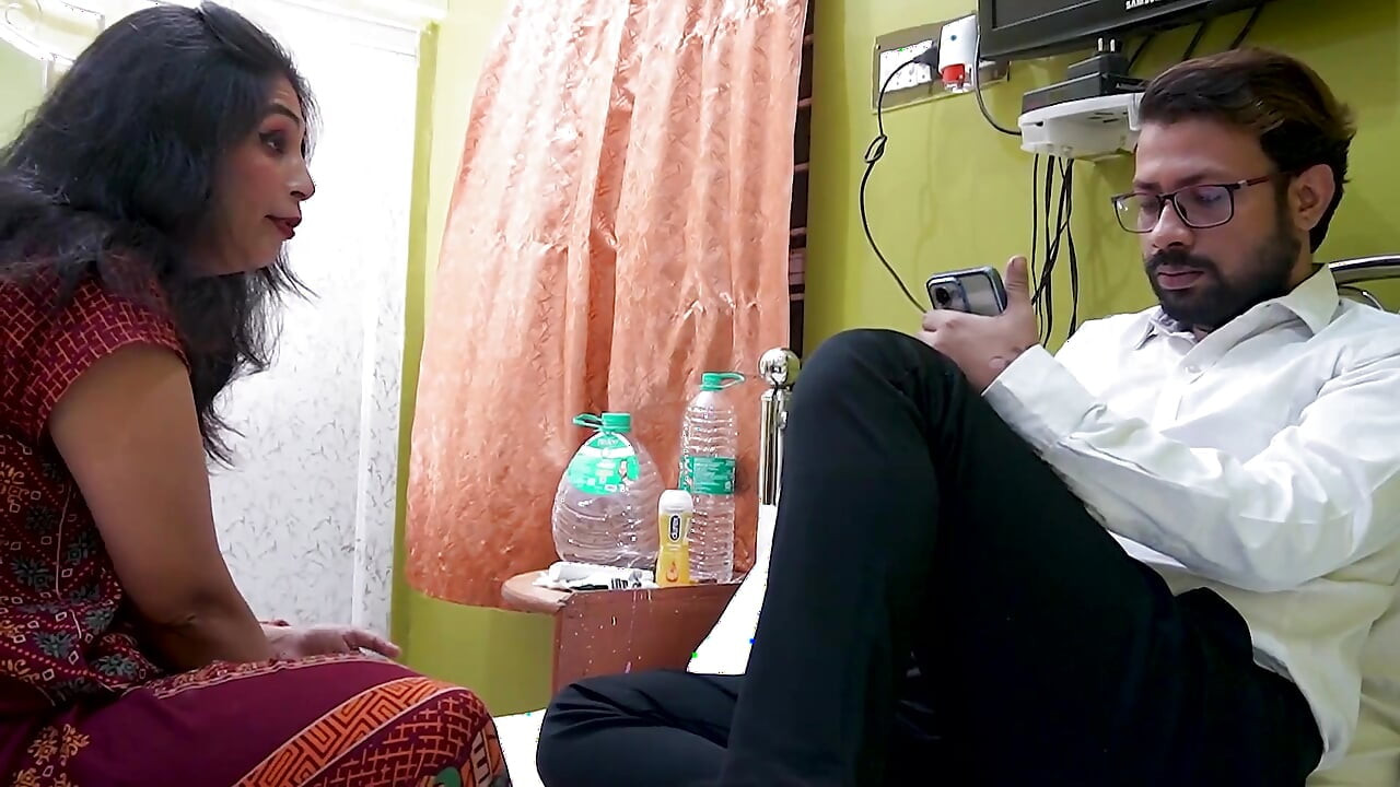 Una esposa casera sexy y la historia de un marido hambriento de sexo, sexo duro, película completa