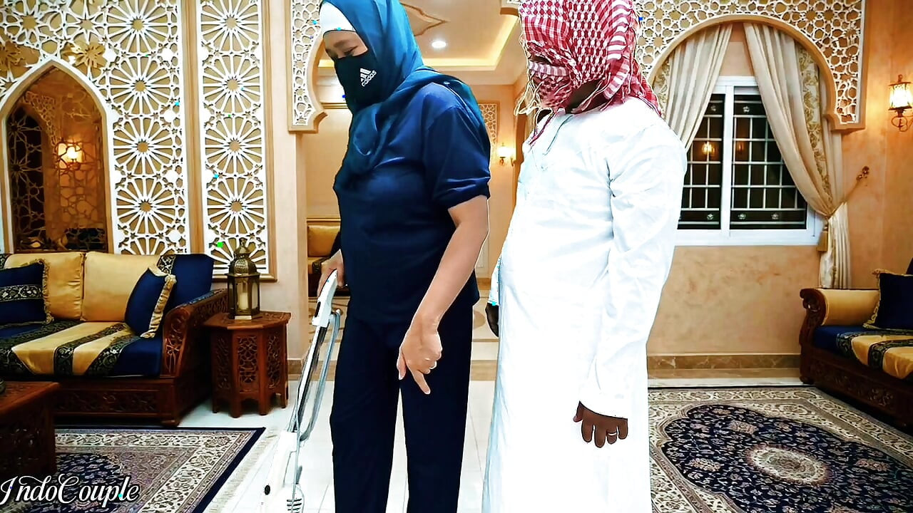 Muslim Hijab Enak bos Perawan Bandung pengen aku nyepong kontol kecil pembantu rumah tangga di Saudi