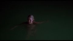 Janie Squire: garota de topless sexy - piranha (1978)