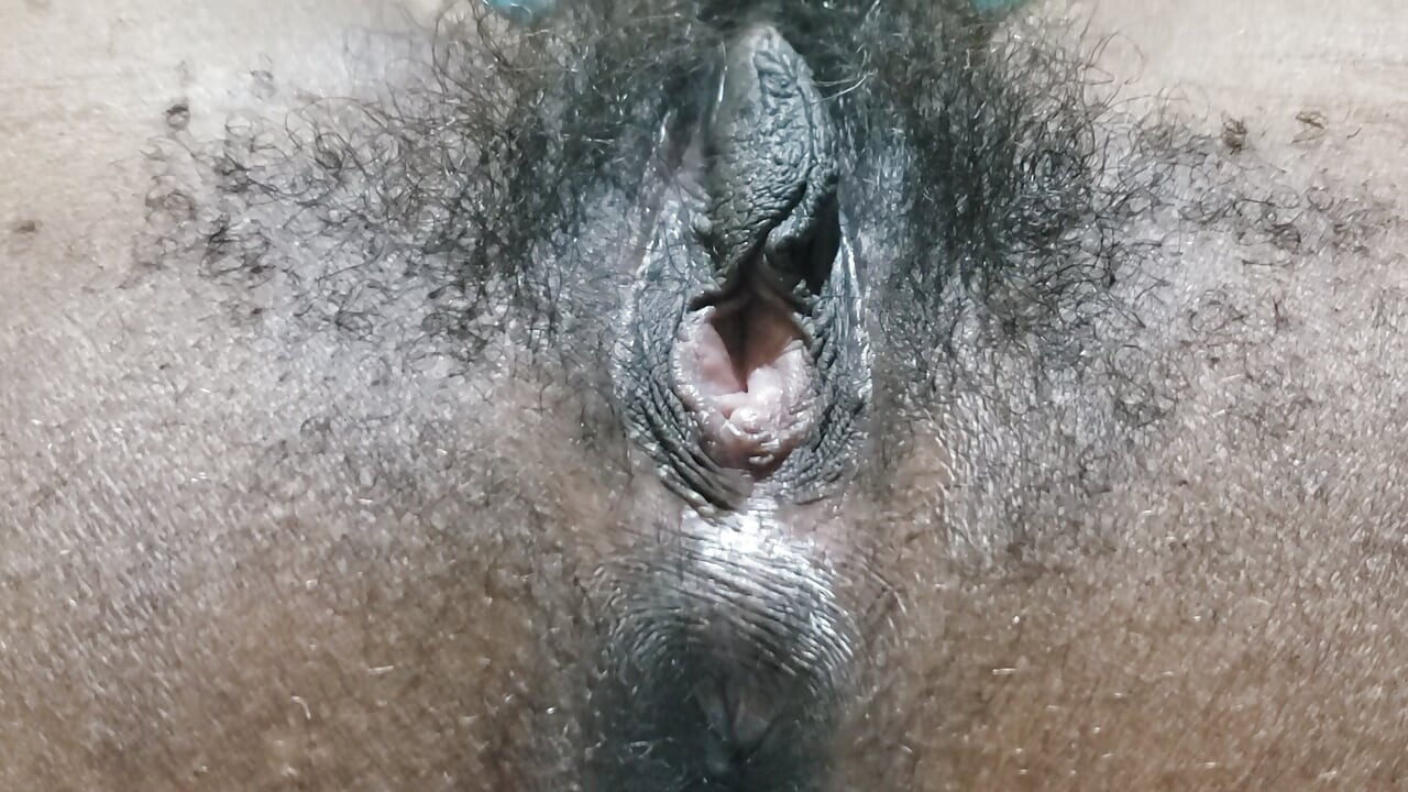 Hot Hairy MILF Pussy Close Up With Seductive Amateur Energy