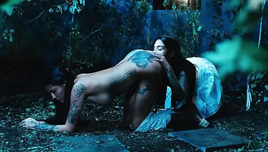 Frozen girls zusammenstellung - lesbisches tribbing & squirting