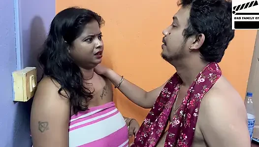 DESI SEXY BHABI AND THARKI PAROSI KI CHUDAI HINDI