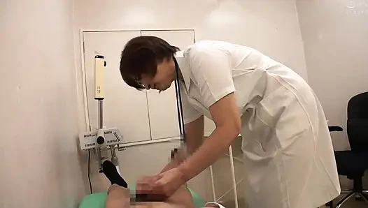 Wanita semok ini dientot habis-habisan di kantor sampai dicrot di dalam