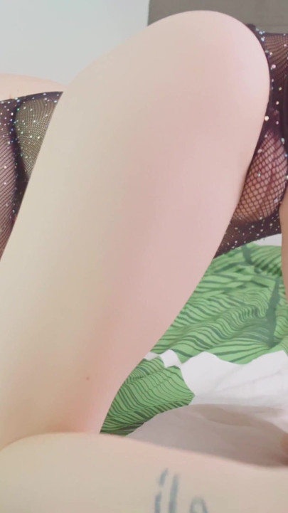Fishnet & Barefeet Footjob by Goddess Karneli
