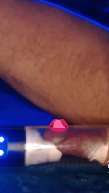 Epski trenutak iz "Fantazije o predigri s pumpom za penis - 435"