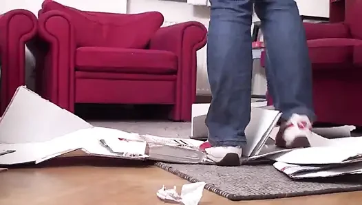 Trampling boxes in the living room