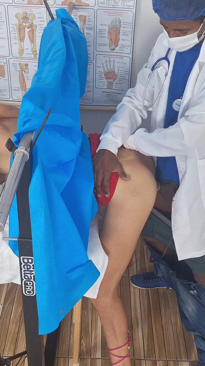 Doktor šuká paroháčovu manželku na zkušební židli!