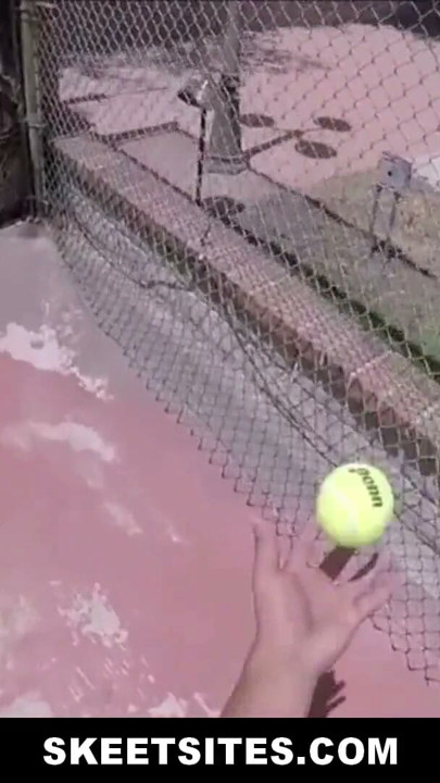 Het ung store pupper tenåring knullet av tennis-trener for penger POV | Klipp 1