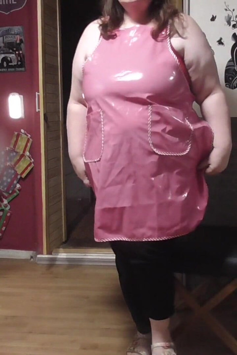 În șorțul de cauciuc aplatizez papucii