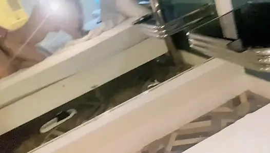 Stiefschwester will ins hotel gehen
