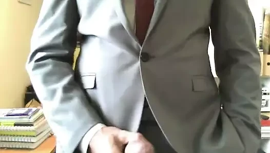 696.