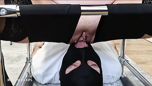 Куколд Подчищает Кримпай После Того, Как Мой Друг С Большим Членом Трахает Меня