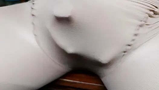 Karımın çift kat külotlu çorapını giy