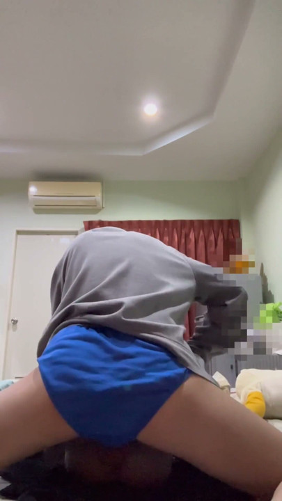 A plump and flirtatious girl, when she's this, I just have to fuck her. | Clip 1