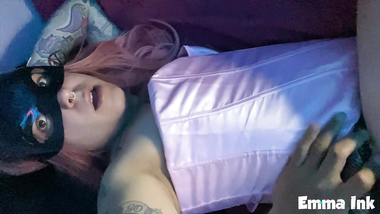 Sıkı göte yumruk attı, derin gırtlak ve dölleme