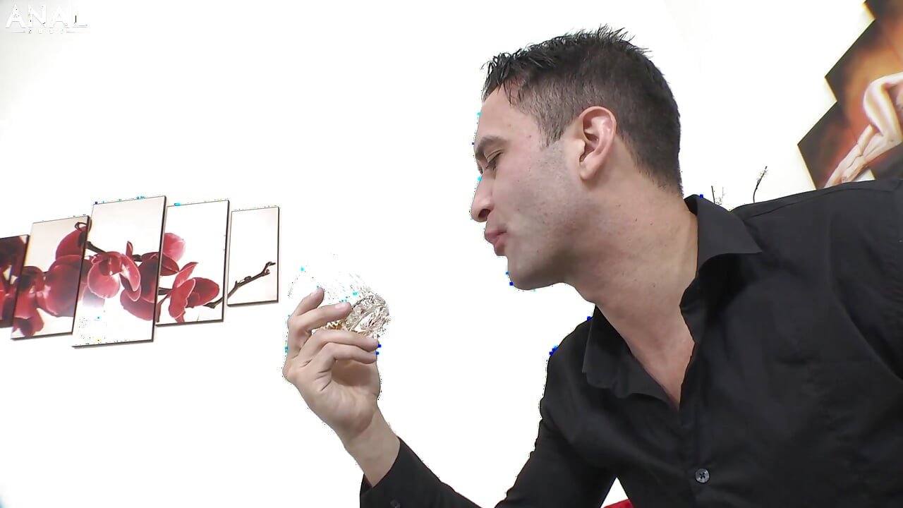 Misha cross und amirah adara versauter dreier