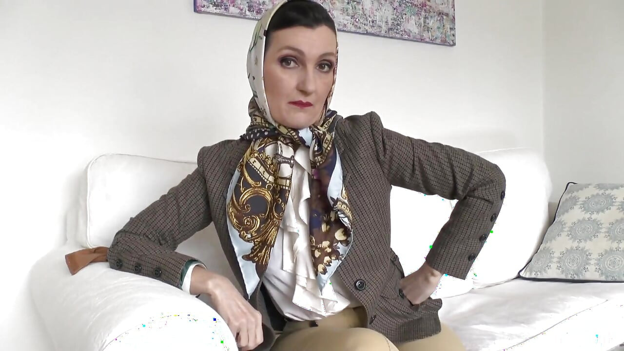 งานประจําวันเสียวๆ สําหรับสาวร่านซาตินของฉัน Lady Victoria Valente