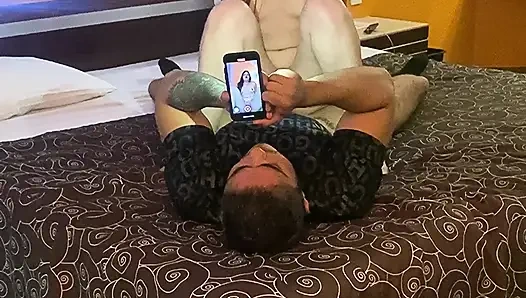 Yüksek topuklu ayakkabılarla anal sikişiyor