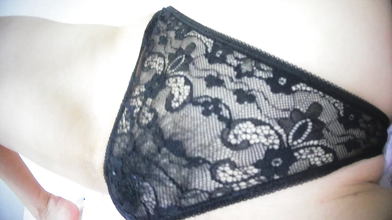 Japonesa milf brincando com seus mamilos