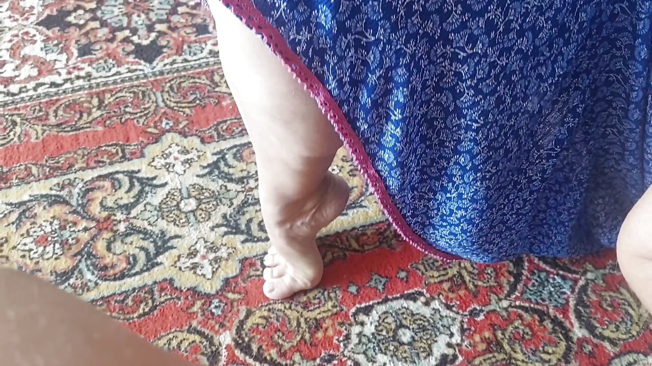 Selena's Close up Feet Posing and Blowjob Swallow
