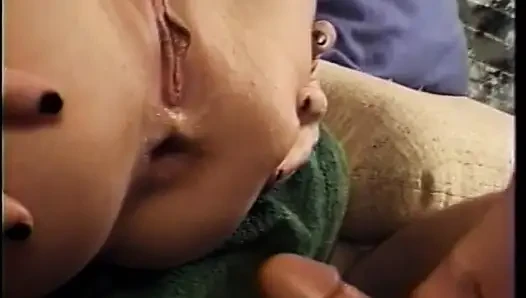Ateşli fahişe sert ve derin seviyor