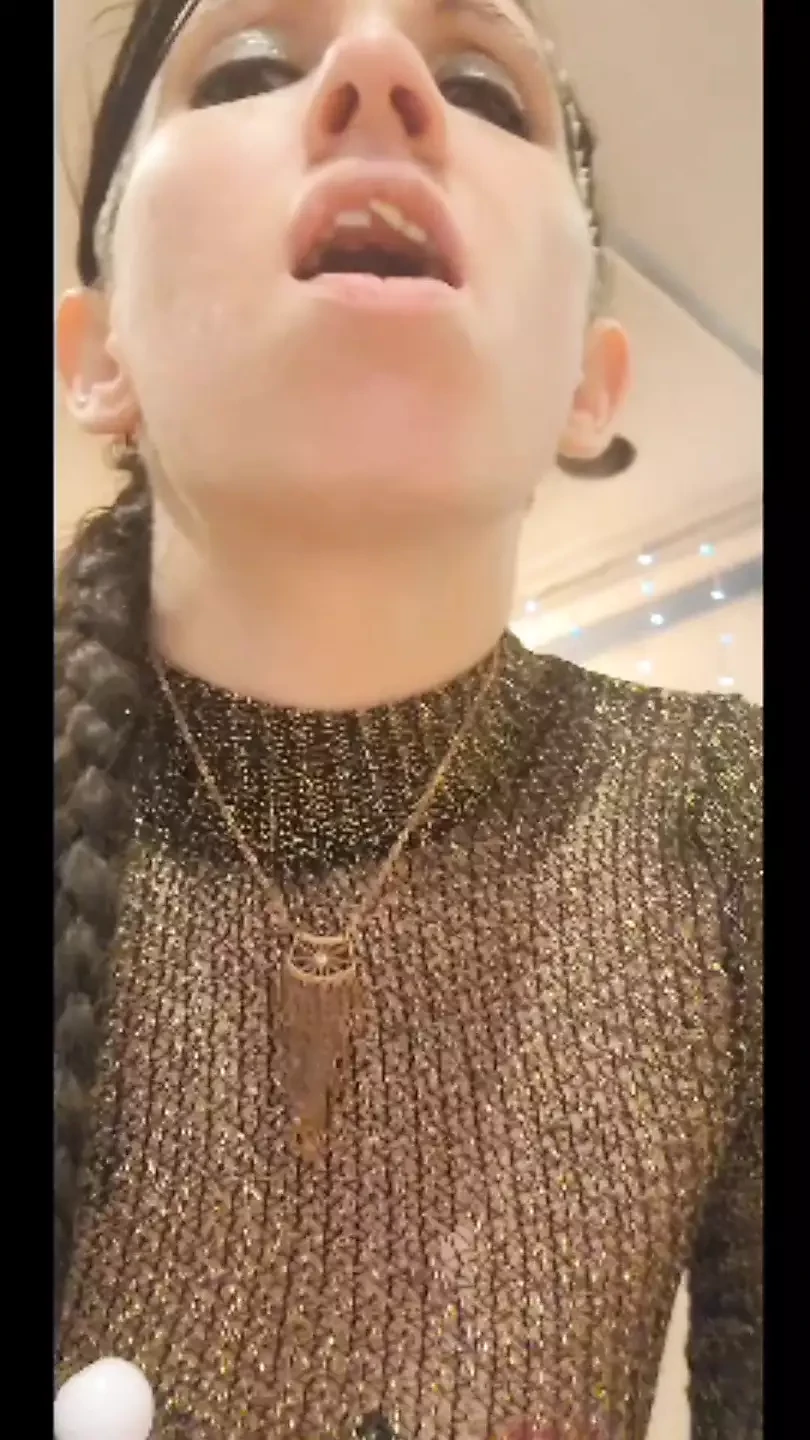 Isteri panas berpusing