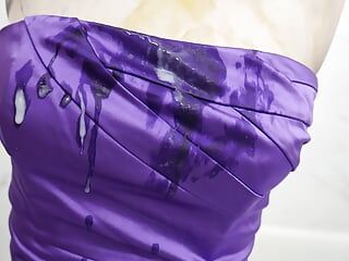 Kaycee Brooks Satynowa mini sukienka po omacku, szlifowana i oszklona