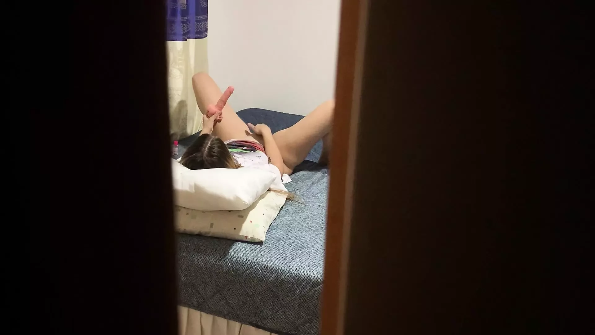 My stepsister masturbates with a dildo in her room and I offer her a real cock