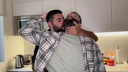 Evde Ayılar İyi Vakit Geçiriyor