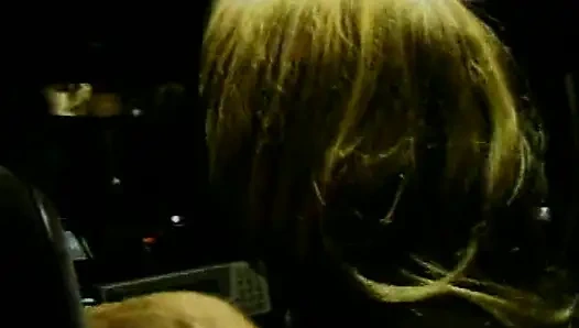 Klasik sarışın bebek yüze boşalmadan önce sert sikiliyor