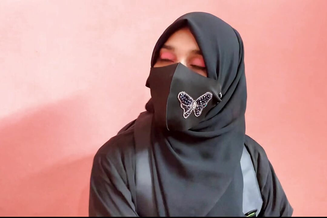 Sexy girl is come to my house for hard fucking