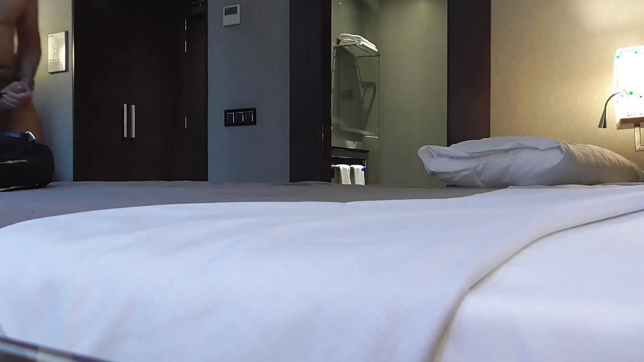 Je m'amuse avec la sexy Lily Veroni. Creampie interne
