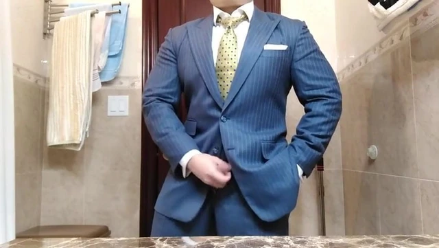 Str8 daddy jerking off in suit
