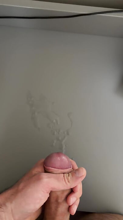 Éjaculation brutale et vaporisation de sperme