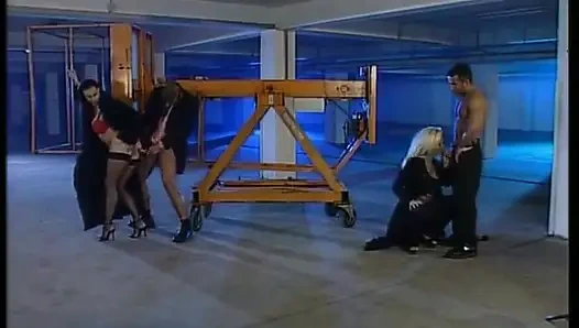 Beberapa adegan dengan cewek seksi