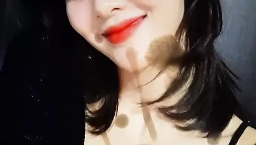 Loona yves boşalıyor 1