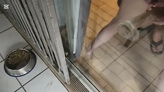Kız dildoda sopayla sikişiyor