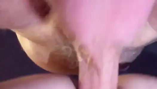 Yeni reşit genç kız yaşlı üvey babası tarafından sert domaltılarak sikiliyor