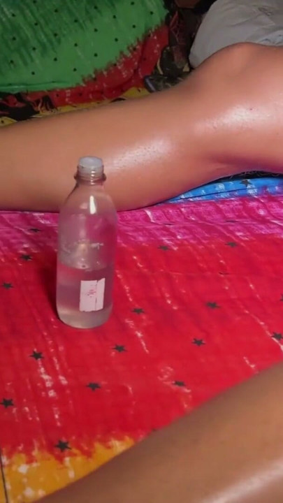 My masseuse couldn't resist when she felt the hard cock | Clip 2