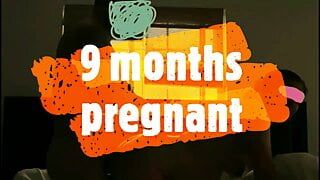 Милфу-блондинку трахают на 9-м месяце беременности